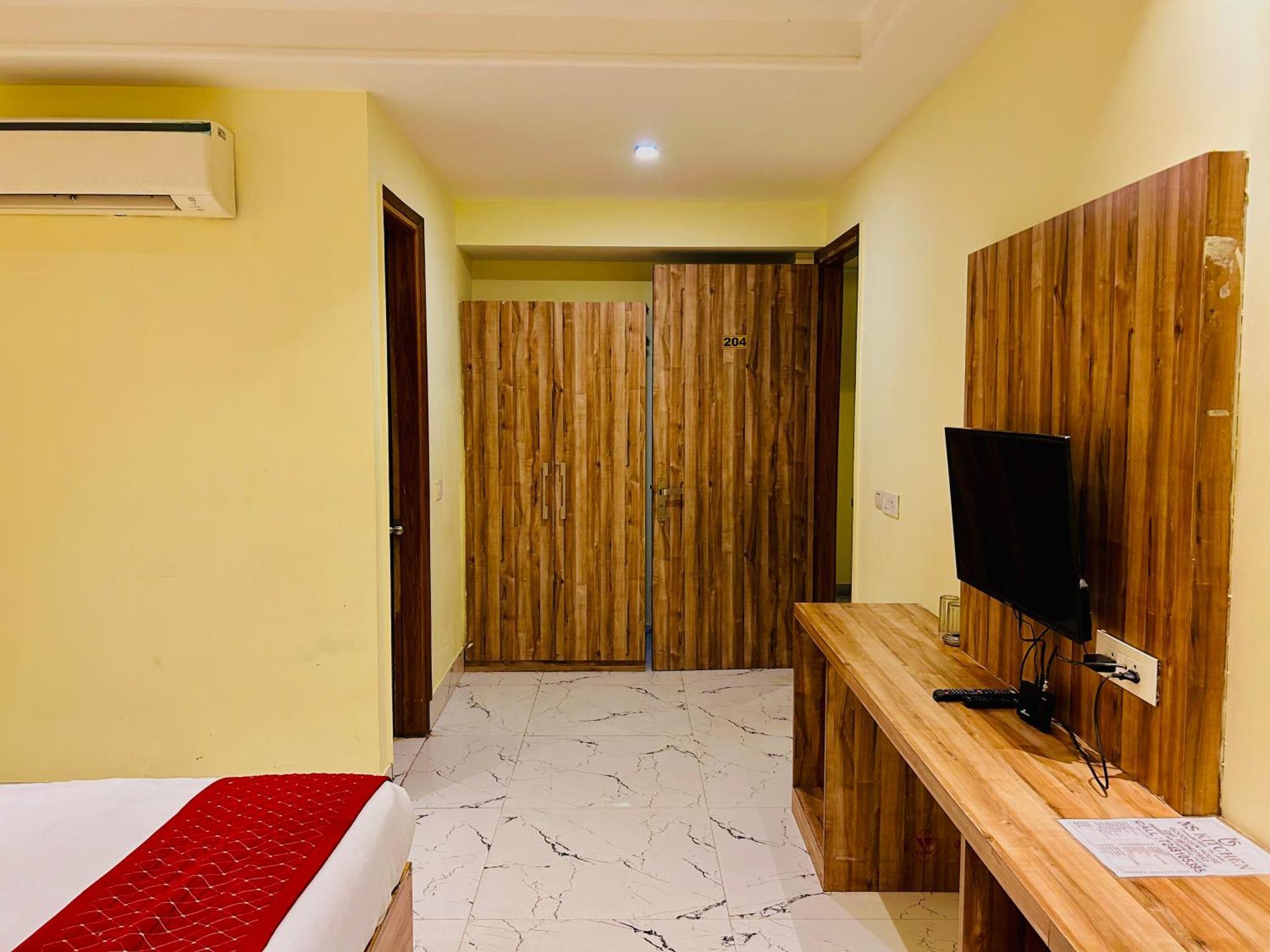 Hotel Royal Paradise By Kdson Neu-Delhi Exterior foto