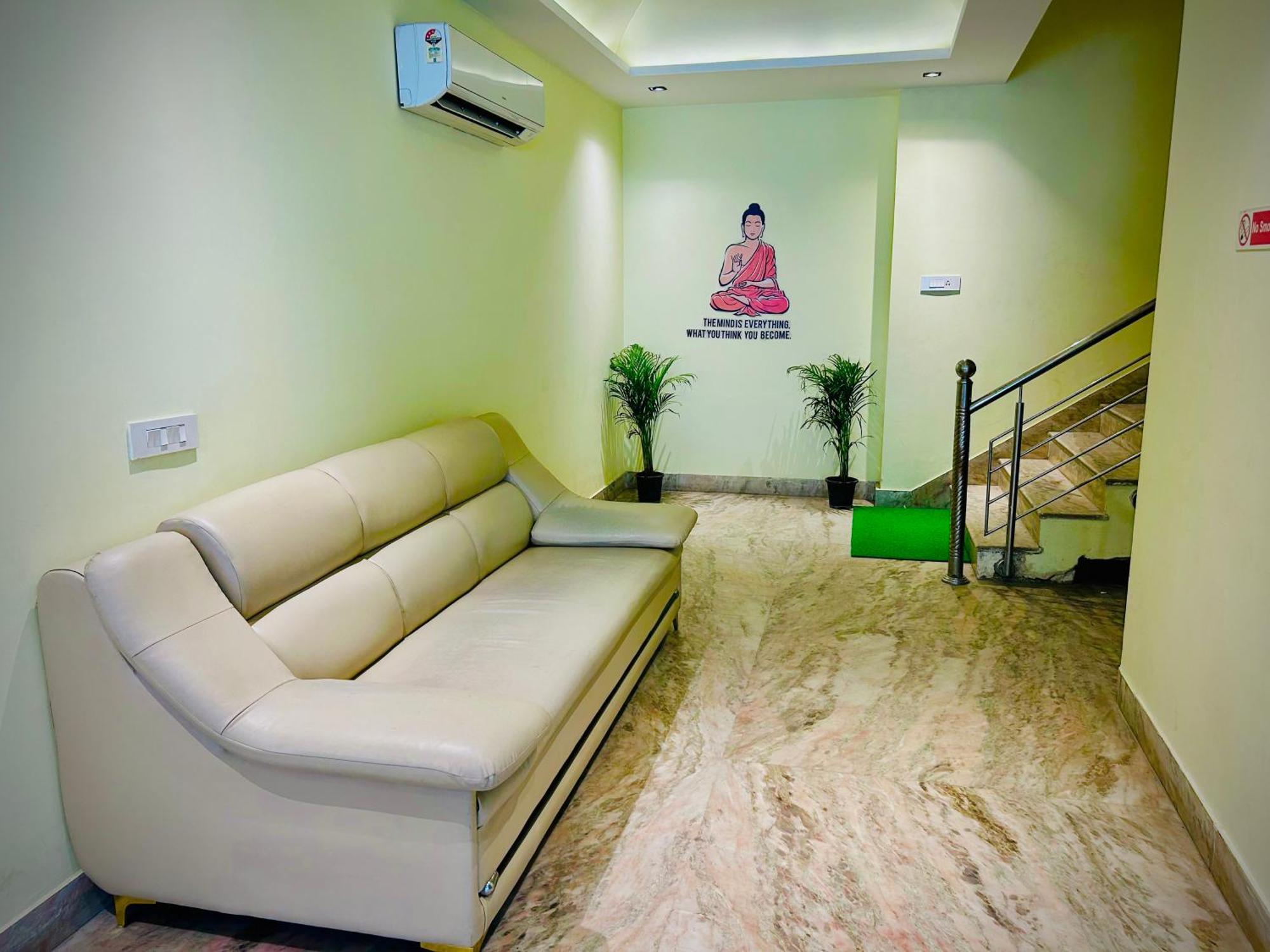 Hotel Royal Paradise By Kdson Neu-Delhi Exterior foto